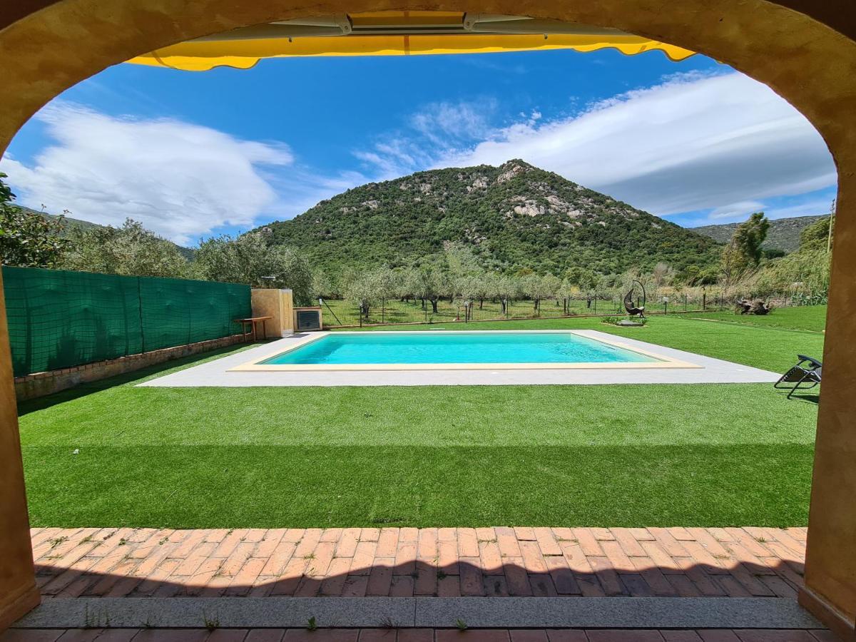 Villa Paola San Teodoro Con Piscina Privata Lu Lioni Экстерьер фото