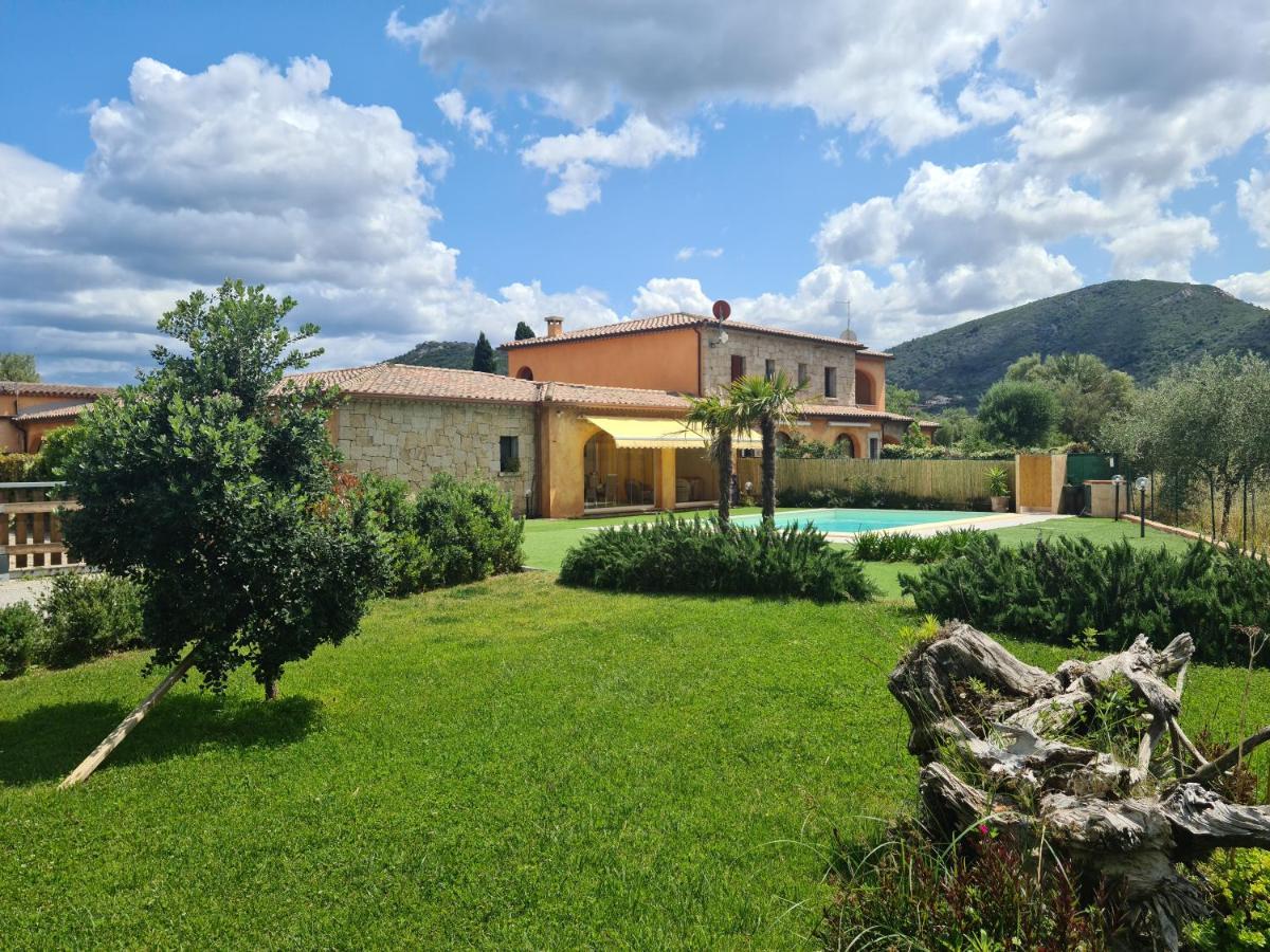 Villa Paola San Teodoro Con Piscina Privata Lu Lioni Экстерьер фото